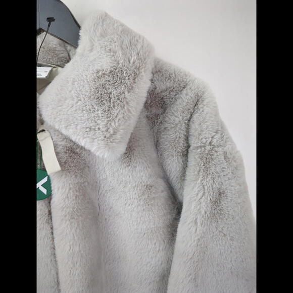 [SOLD] NEW NIKE Women's Sz S Gray FAUX FUR Swoosh Long Jacket (DQ6838 012) - Picture 3 of 8